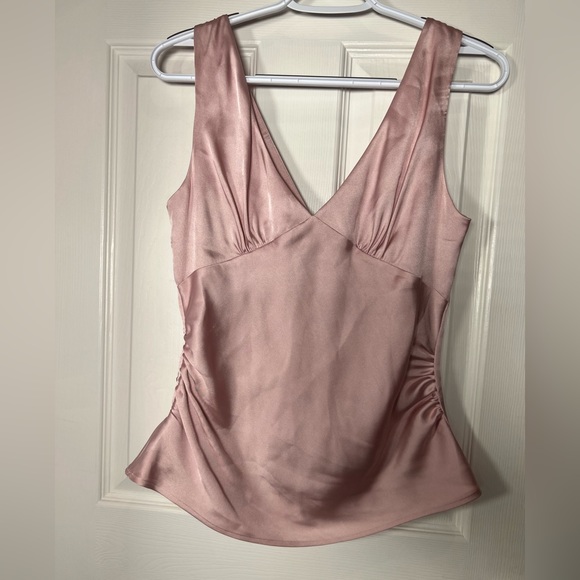 Cute top - Picture 2 of 3